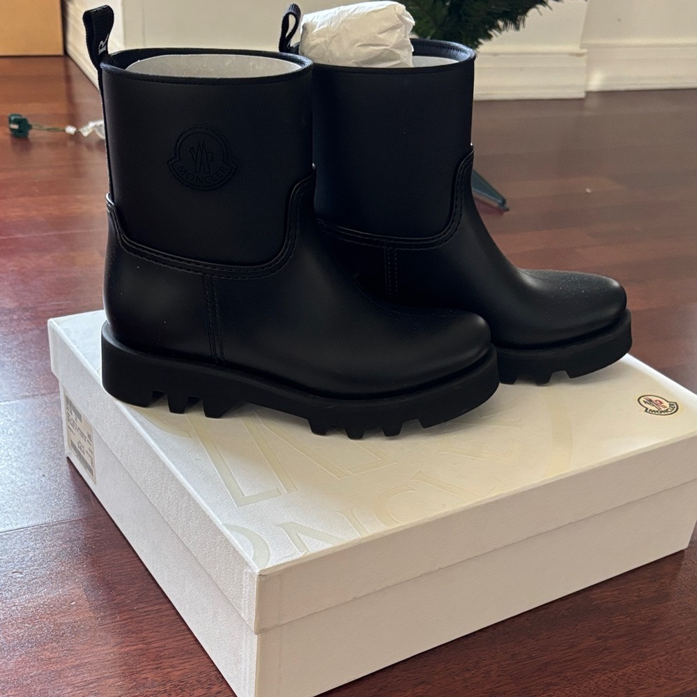 Moncler Black waterproof rain boots